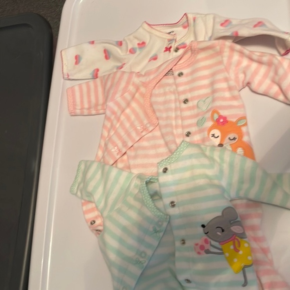 Lot of 3 carters snap fleece onesies size newborn
